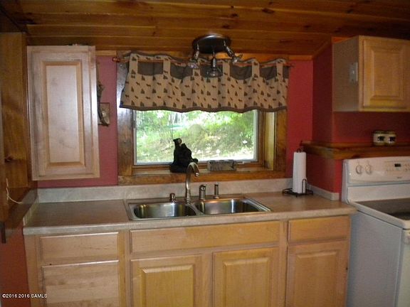 3rd image of 5 Glen Hall Dr