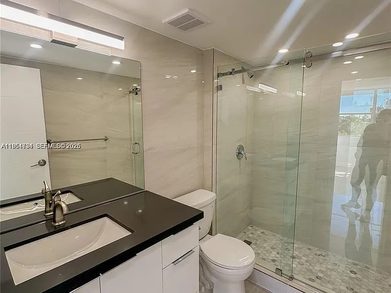 16546 NE 26th Ave #4J — Photo 15