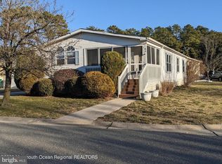 60 Pine Ridge Blvd, Whiting, NJ 08759