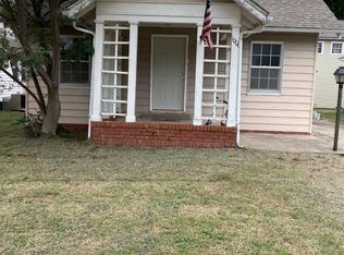 1004 Ann St, Winfield, KS 67156