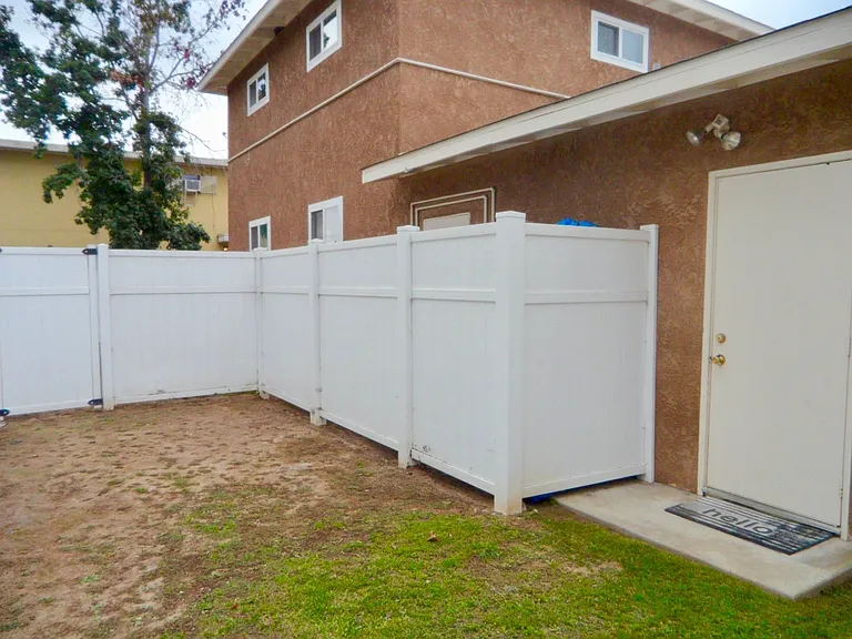 6083 Severin Dr — Photo 10