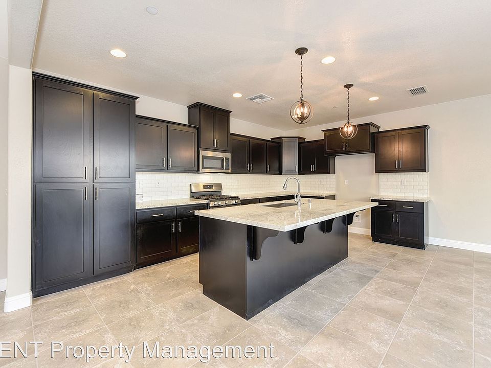 1st image of 1515 Peony Ln