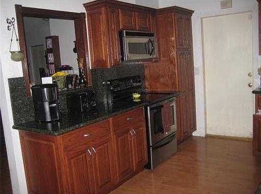 3rd image of 10610 NW 32nd St