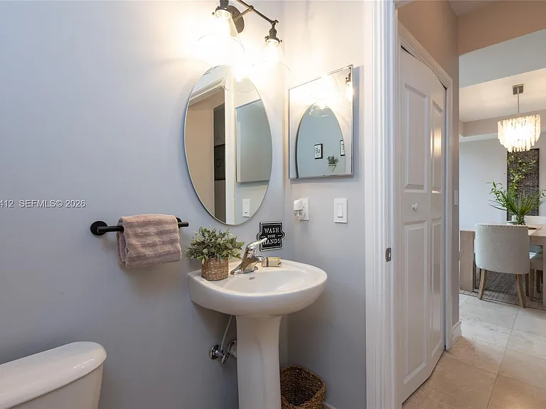1650 Galiano St #Townhouse 14 — Photo 14