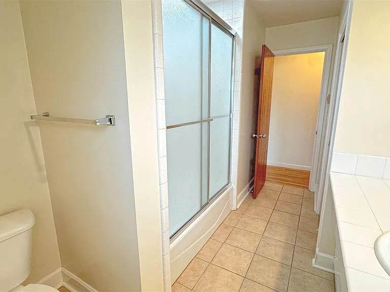 1480 SW Huntington Ave — Photo 13