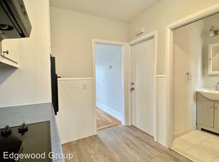 481 Oaklawn Ave APT 3, Cranston, RI 02920