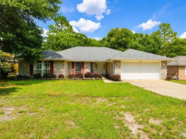 5938 Herlong Dr, Milton, FL 32570
