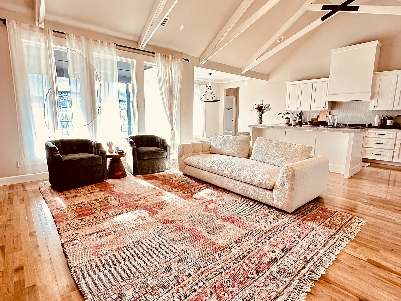 4 bed, 2.5 bath, 2754 sqft, $3,300 — Photo 4