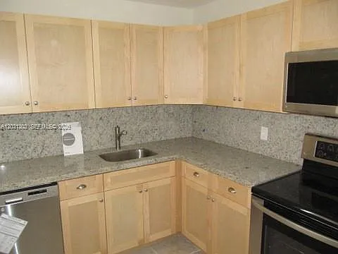 7747 SW 86th St #D-408 — Photo 5