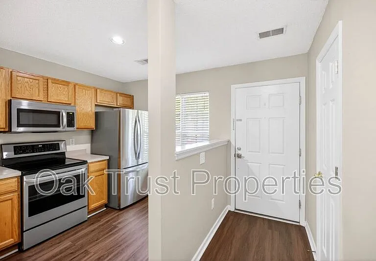 1001 Elm Hall Cir — Photo 5