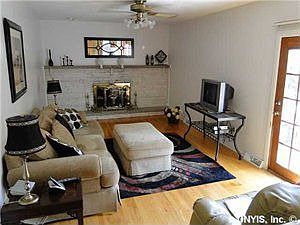 5th image of 412 Branchwood Dr