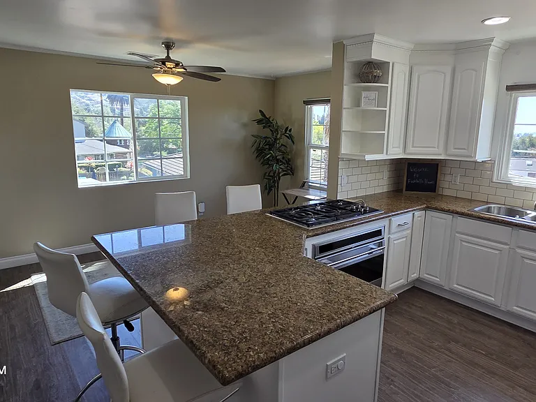 9260 Mesa Vista Ave — Photo 14