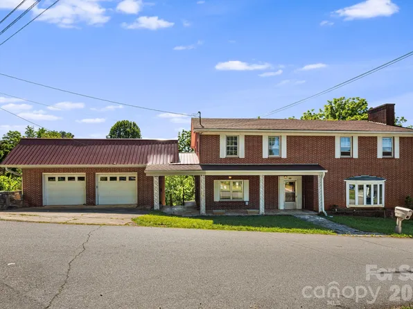284 Chestnut St, Mars Hill, NC 28754