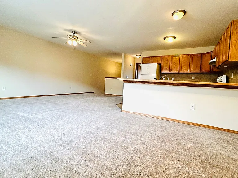 1110 Country Club Ln — Photo 7