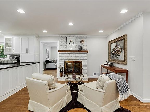 3rd image of 6555 Wright Rd