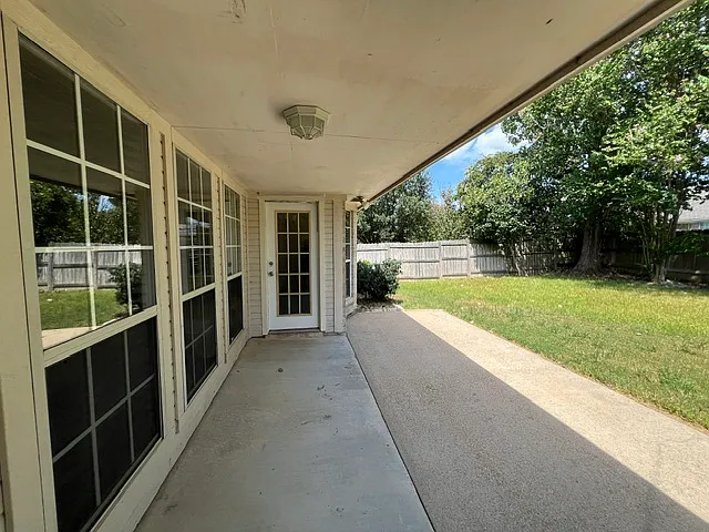 1880 Mullins Ct — Photo 4