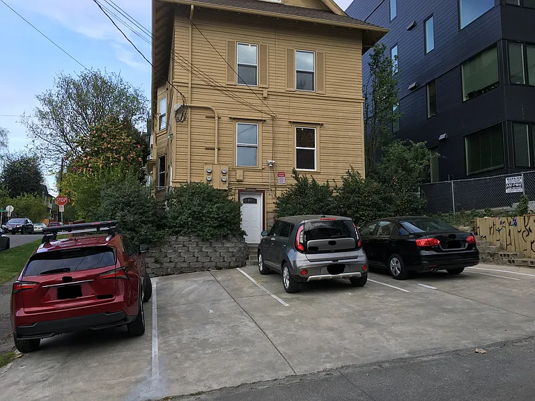 5525 15th Ave NE #C — Photo 11