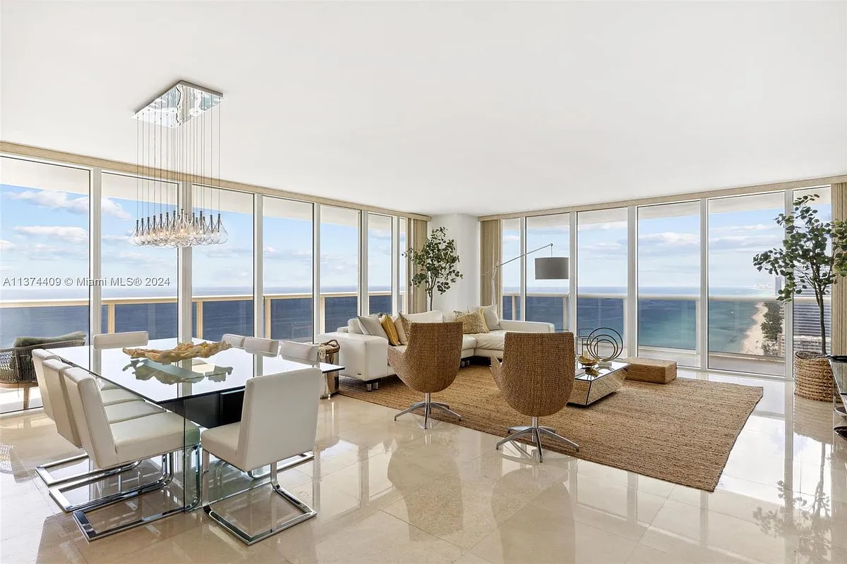 Building Photo - 1830 S Ocean Dr #4002