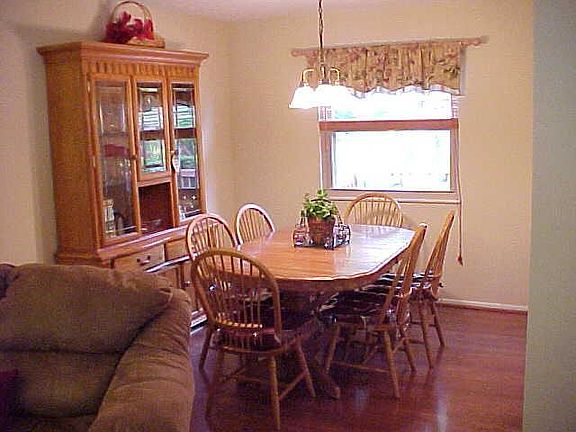 3rd image of 3205 Laurel Oak Ct