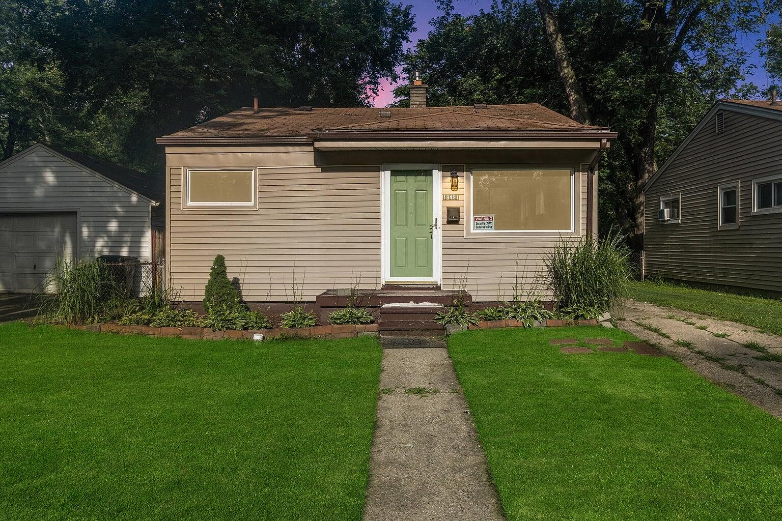 18491 Brady, Redford, MI 48240