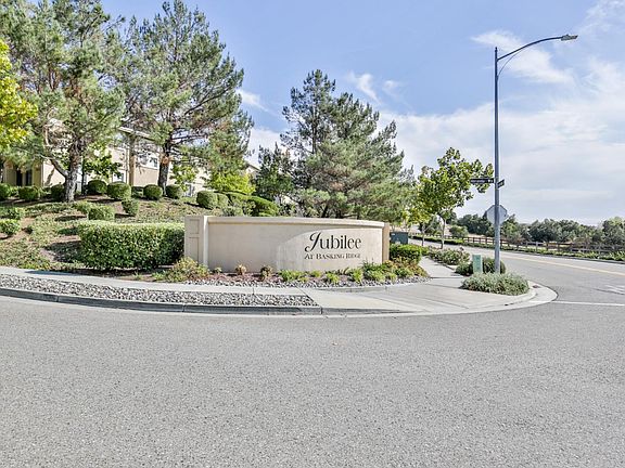 3rd image of 1099 Niguel Ln