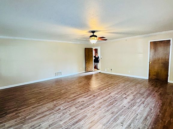 5th image of 1705 Hickory