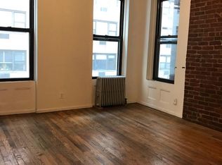 446 W 58th St APT 5R, New York, NY 10019