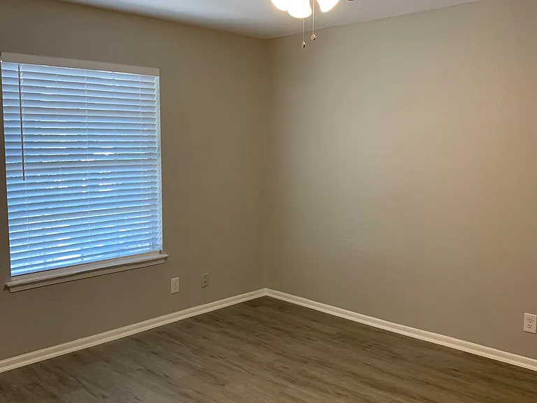 105 Travertine Ln #B — Photo 19