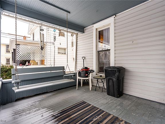 2nd image of 609 Lincoln Ave NW