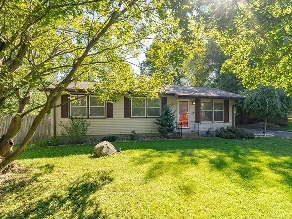 64 Sunnyslope Ave, Agawam, MA 01001