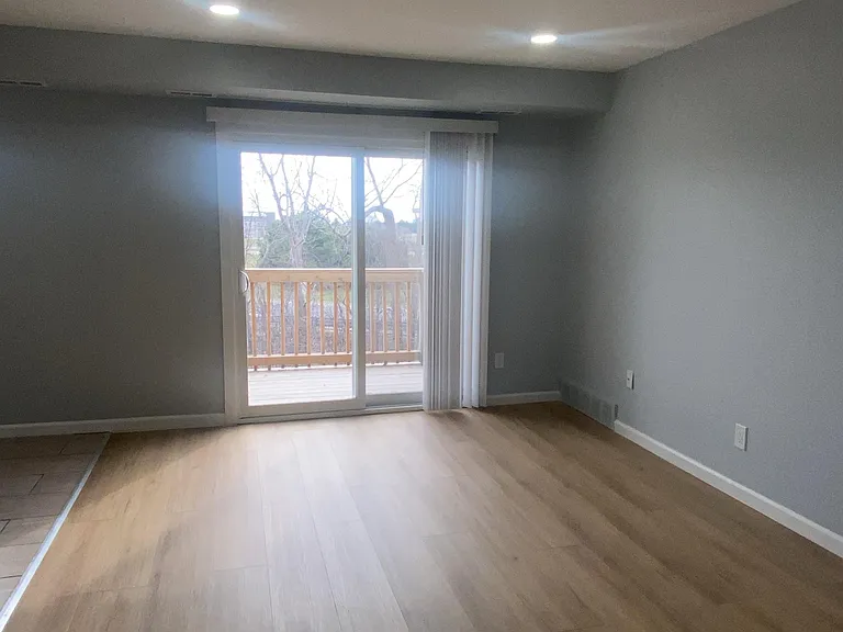 45240 Keding St #301 — Photo 4