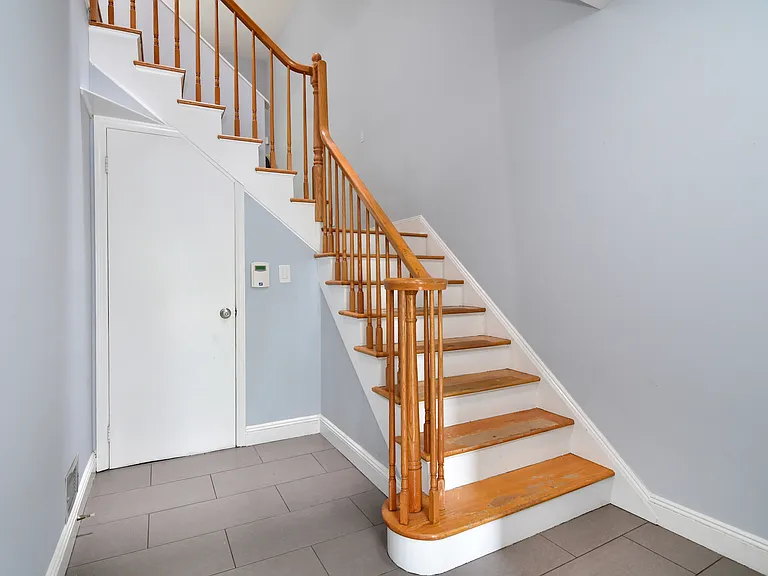 152 Broadway #15 — Photo 4