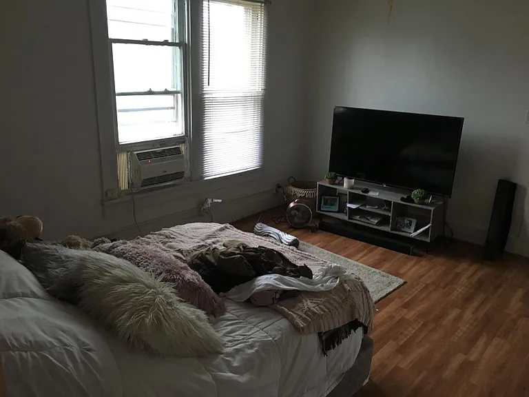 521 Bowery St — Photo 26