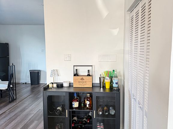 4th image of 1621 N Francisco Ave #4F