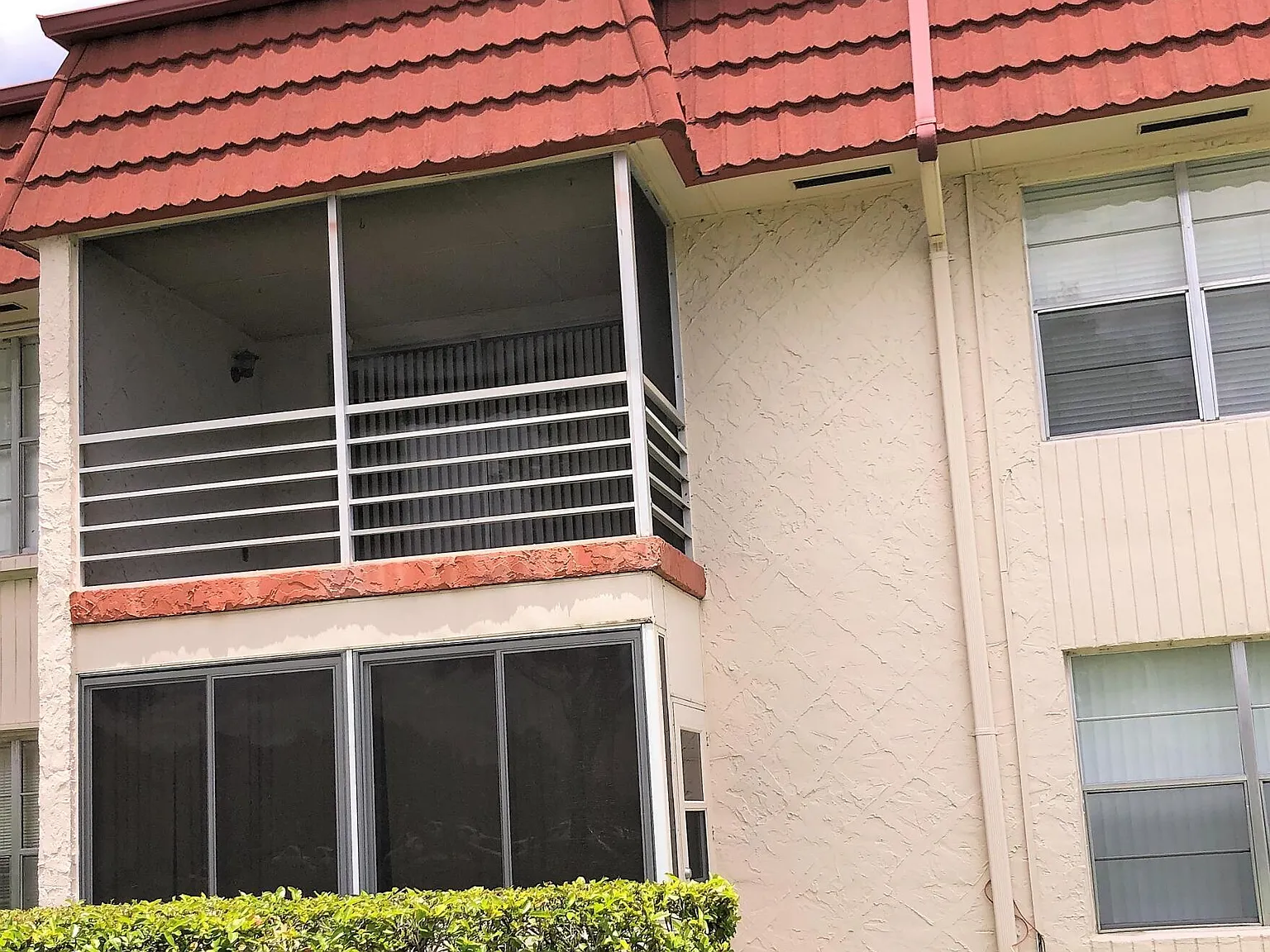 1 bed, 1.5 bath, 660 sqft, $1,950 — Photo 2