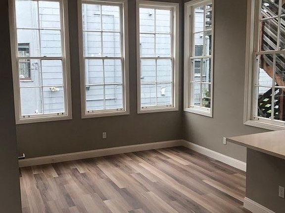 3rd image of 898 22nd St