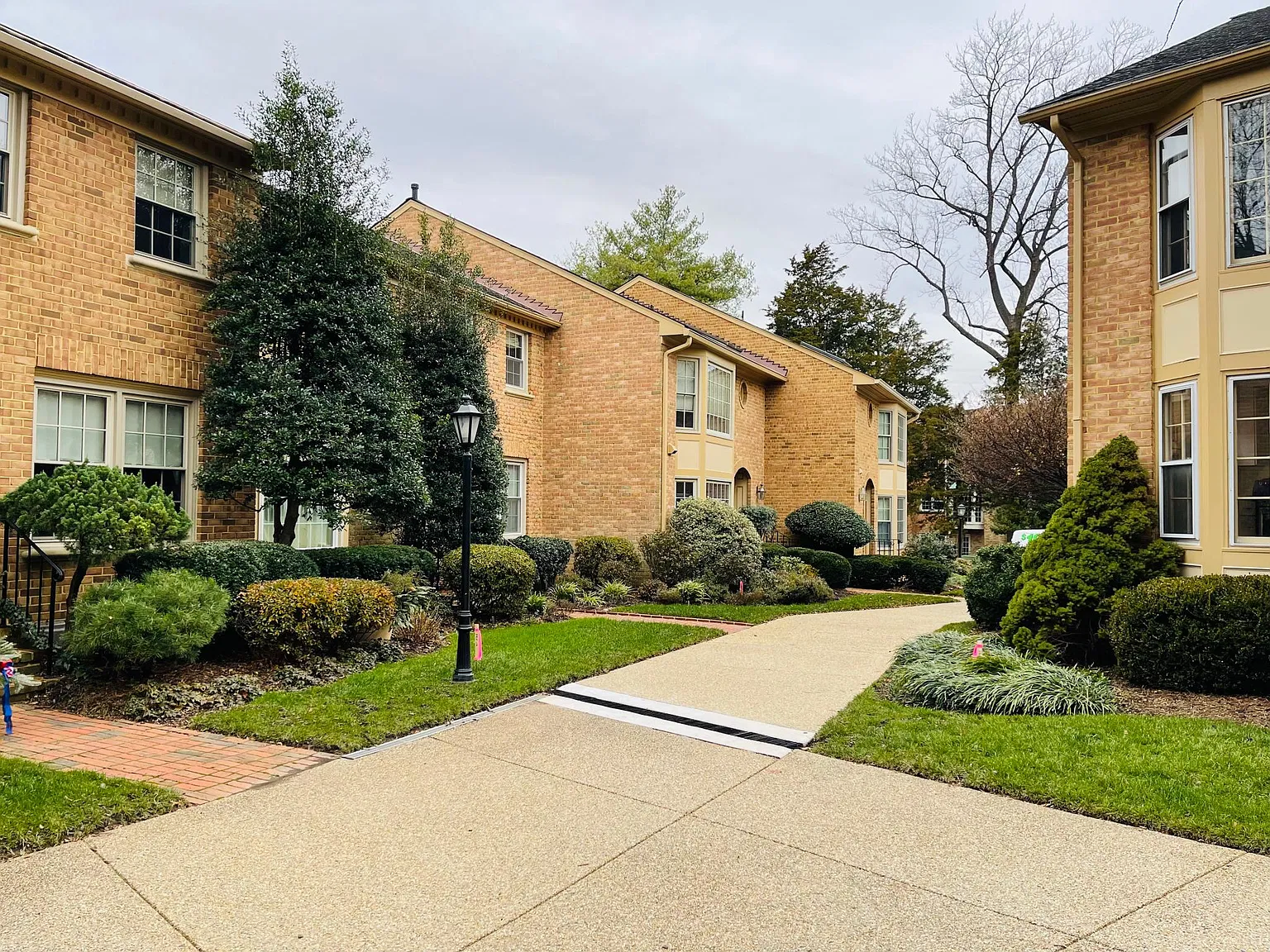 3 bed, 3.5 bath, 3102 sqft, $5,100 — Photo 4