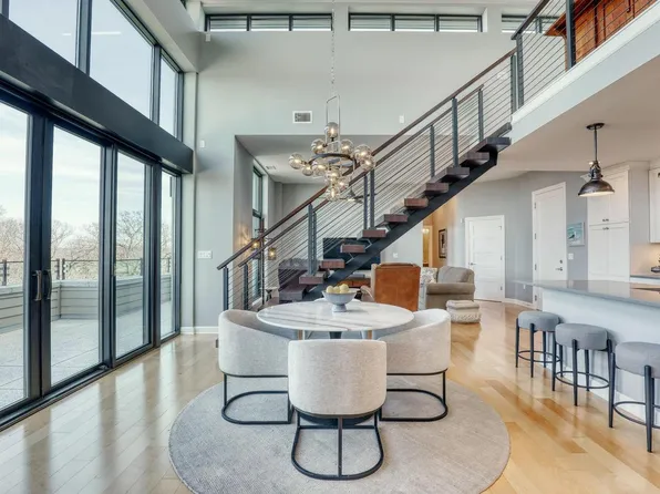 215 East Pleasant STREET #504, Oconomowoc, WI 53066