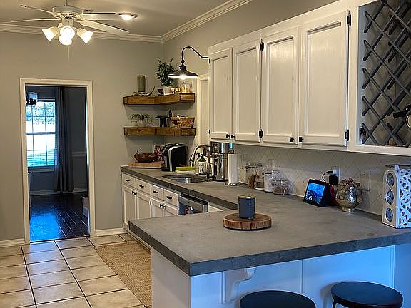 3rd image of 3404 Claiborne Dr #9
