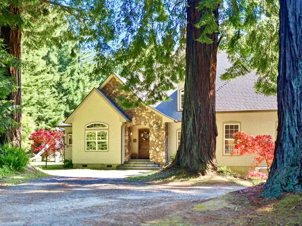 250 Steeps Ln, Crescent City, CA 95531