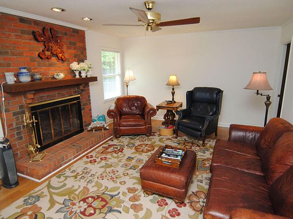 5th image of 345 R L Honeycutt Dr