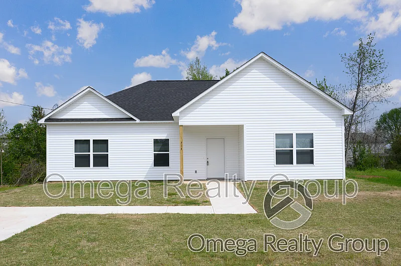 Building Photo - 713 10th Ln