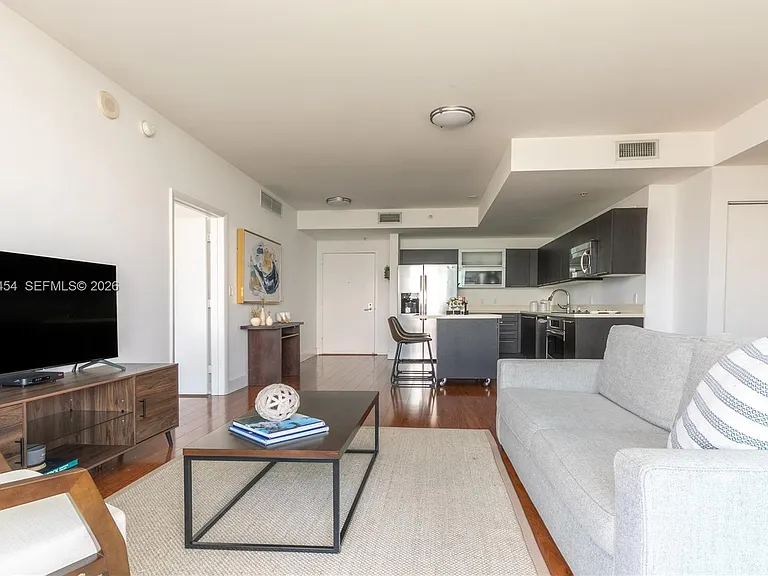 90 SW 3rd St #3806 — Photo 7
