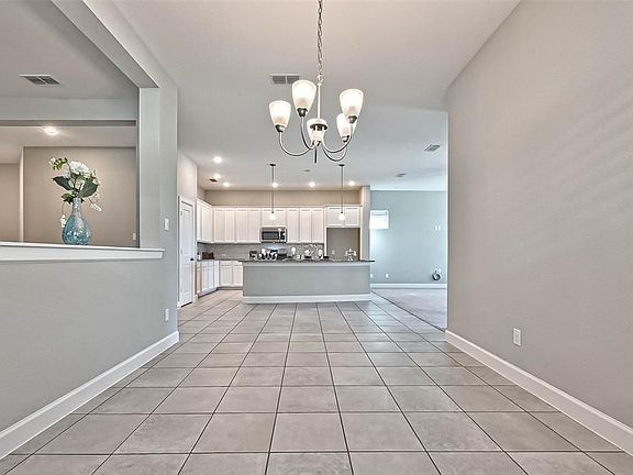 4th image of 423 Jolly Ginger Dr