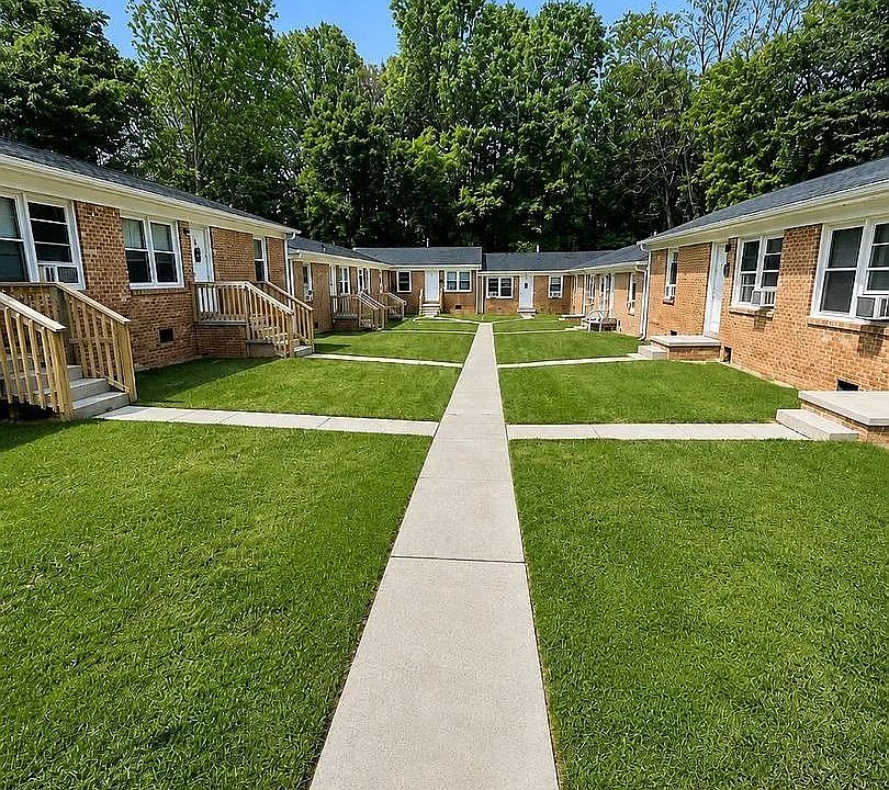 1st image of 3940 Overland Hts