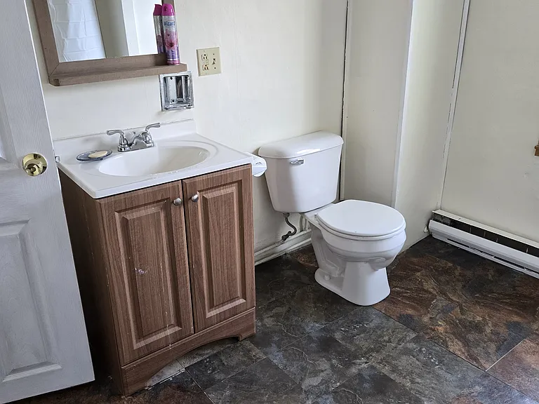 20 Hoyt Ln — Photo 2
