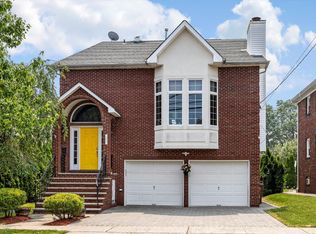 408A 2nd Ave, Lyndhurst, NJ 07071