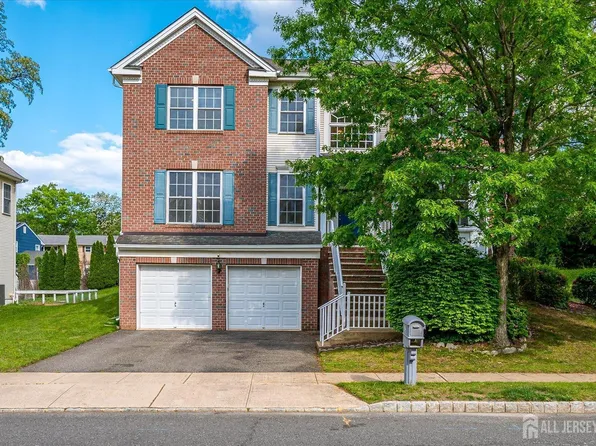 15 Fabiszewski Way, Parlin, NJ 08859