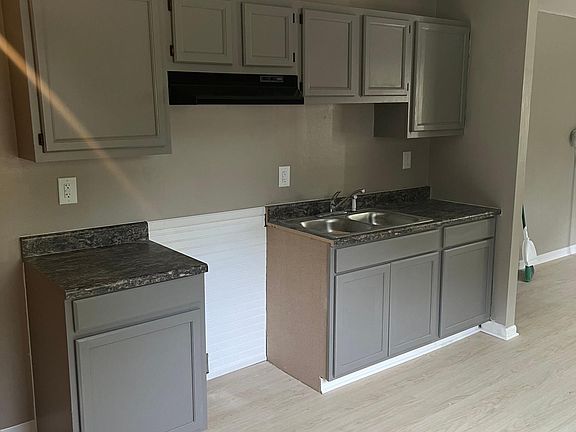 2nd image of 6221 Carmin Ave