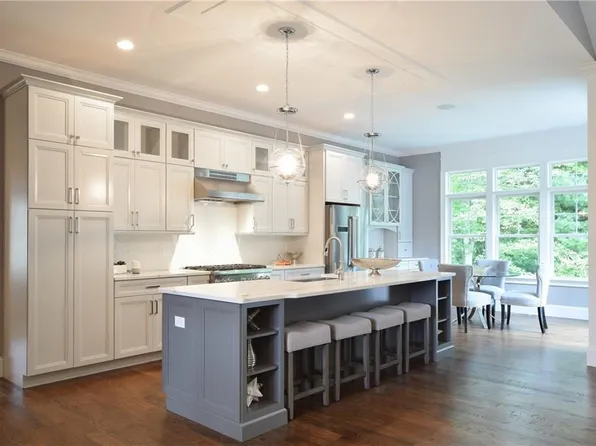 185 Explorer Dr N, Kingstown, RI 02874